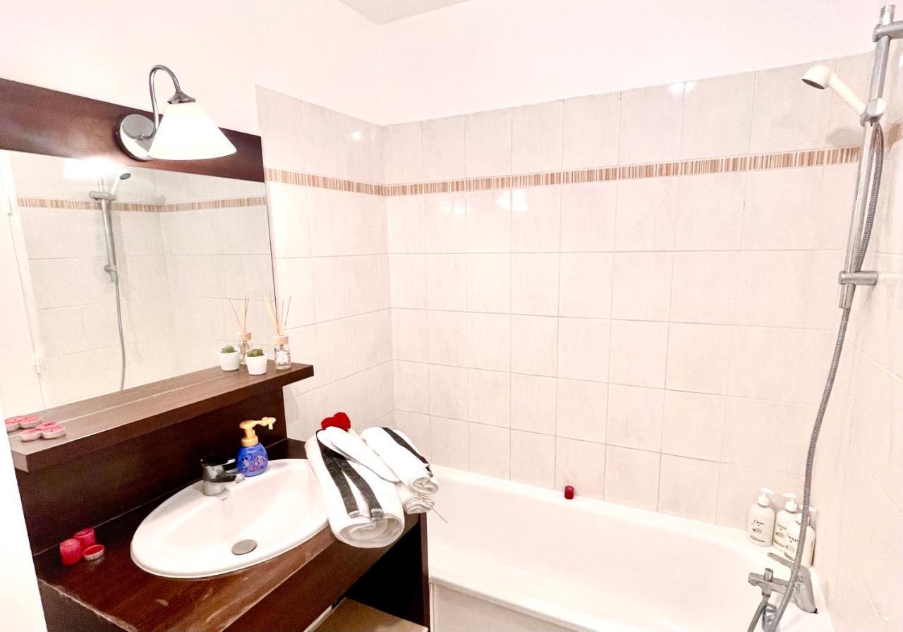 Appartamento 5 Min From Disneyland Cozy Retreat Montévrain Esterno foto