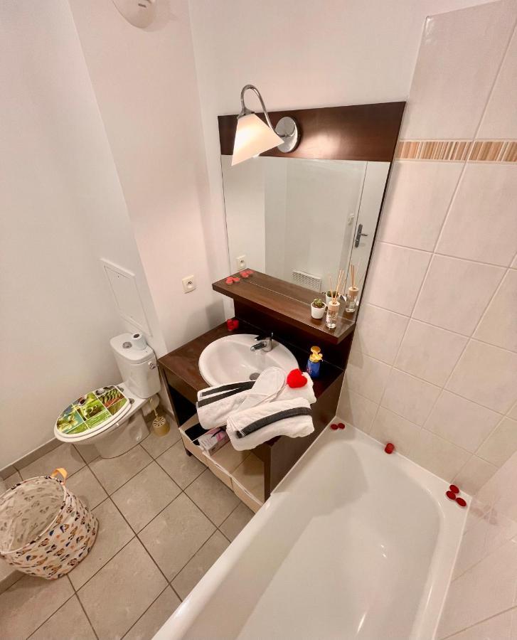 Appartamento 5 Min From Disneyland Cozy Retreat Montévrain Esterno foto