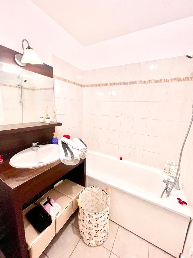 Appartamento 5 Min From Disneyland Cozy Retreat Montévrain Esterno foto